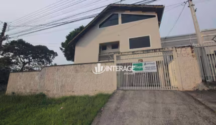 Sobrado com 4 Quartos para alugar, 330 m² por R$ 4.645/mês - Fazendinha - Curitiba/PR