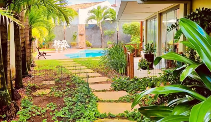 CASA A VENDA, MOBILIADA E DECORADA, 4 SUÍTES, EM VILAS DO ATLÂNTICO - LAURO DE FREITAS/BA