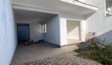 CASA NO CENTRO DE SARZEDO