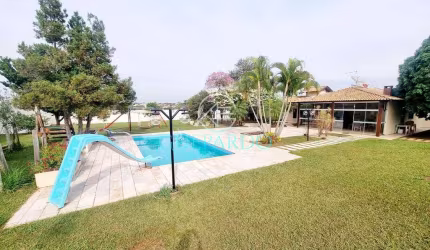 Chácara  à venda terreno de  2.500m², Casa terrea com 3 suítes, Piscina, Área Gourmet . Jardim Itat