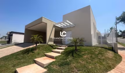 Casa à Venda no Condomínio Reserva Central Parque, Salto/SP