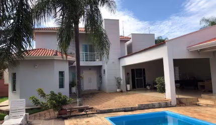 Casa à Venda no Condomínio Zuleika Jabour - Salto/SP.