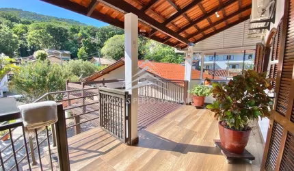 Casa com 5 quartos à venda na Leopoldo José Guerreiro, 186, Centro, Porto Belo por R$ 1.799.000