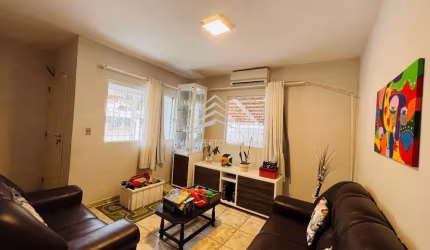 Casa com 3 quartos à venda na Morro do Sol, 140, Centro, Porto Belo por R$ 1.590.000
