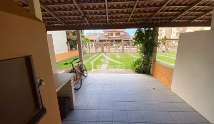 Lindo sobrado 2 dormitórios sendo um térreo em Capão Novo