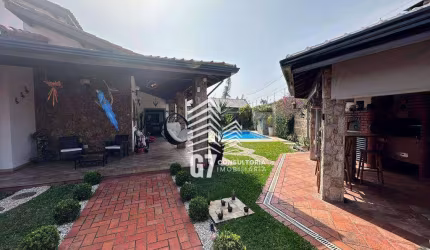 MEGA CASA COM TERRENO DE 556m e uma area construida de 225m - 4 SUITES - E COM PISCINA