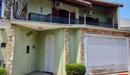 Sobrado à venda no Jardim São Paulo, em Americana com 4 quartos (2 suítes) e 4 vagas de garagem