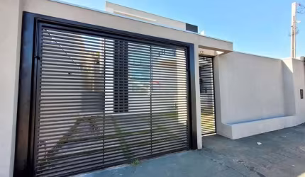 Casa à venda com 3 dormitórios ( 1 suíte), 2 vagas, 216 m² -  Califórnia, Londrina, PR