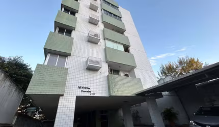 Apartamento Reformado com 249 metros quadrados com 5 quartos em Madalena - Recife - PE