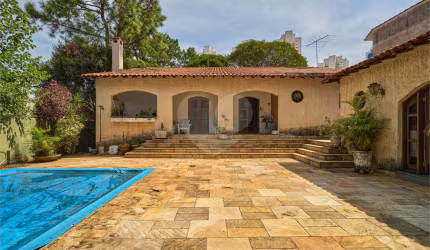 Casa térrea com 3 quartos à venda em Vila Anhangüera - SP