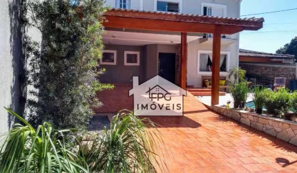 Belíssima Casa com 3 dormitórios à venda,  Vila Petrópolis - Atibaia/SP