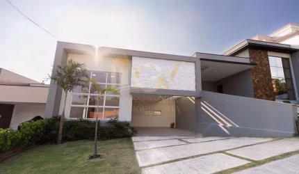 Casa a venda em Condomínio