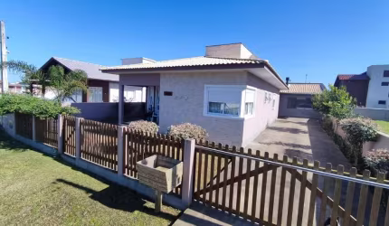 Casa com 2 quartos à venda na A10, 519, Itapirubá, Laguna, 160 m2 por R$ 905.000