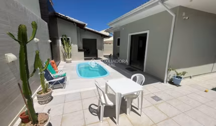 Casa com 2 quartos à venda na Ernâni Cotrim, 314, Village, Imbituba, 138 m2 por R$ 1.100.000