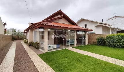 Casa com 2 quartos à venda na Avenida do Papagaio, 62, Balneário Ponta do Papagaio (Ens Brito), Palhoça, 101 m2 por R$ 800.000