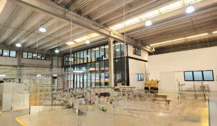PRÉDIO COMÉRCIAL DE 5.510,30m²  DE ÁREA CONSTRUÍDA - COM GALPÃO E AMPLA ÁREA DE TERRENO - ALPHAVILLE - BARUERI - SP
