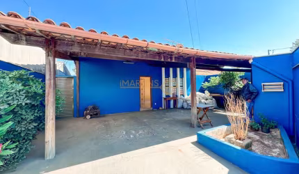 Casa Padrão à venda em Araguari/MG