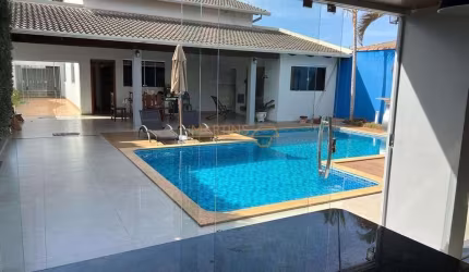 Casa à venda no bairro Jóquei Clube - Araguari/MG