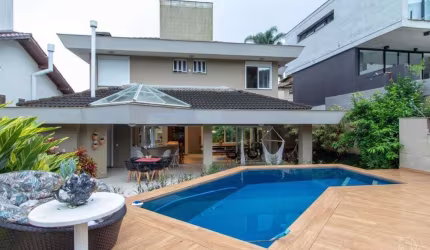 Casa residencial de alto padrão no condomínio Gralha Azul, Corrego Grande
