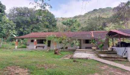 Sítio para Venda em Cachoeiras de Macacu, Patis, 3 dormitórios, 1 banheiro, 1 vaga
