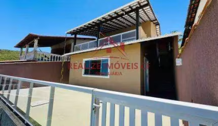 Casa com 03 quartos em condomínio com piscina em Cabo Frio!