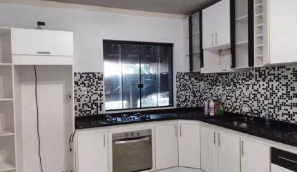 Casa para Locação em Jacareí, Jardim América, 3 dormitórios, 1 suíte, 1 banheiro, 2 vagas