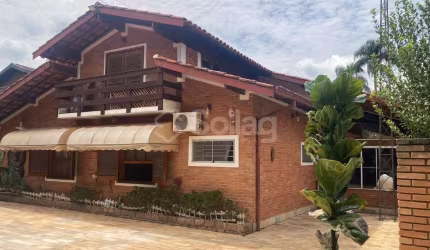 Casa térrea em condomínio para comprar em Vinhedo no condominio Estancia Marambaia, interior de São Paulo