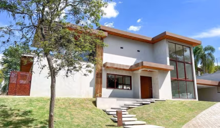 Casa térrea em condomínio para alugar no Condomínio Estancia Marambaia em Vinhedo, São Paulo.