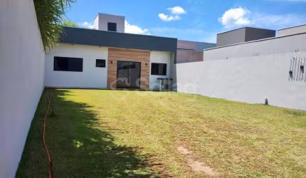 Casa térrea à venda em Louveira - interior de São Paulo.