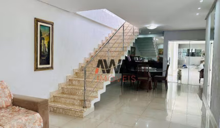 Sobrado com 3 suítes à venda, 240 m² por R$ 795.000 - Santa Genoveva - Goiânia/GO