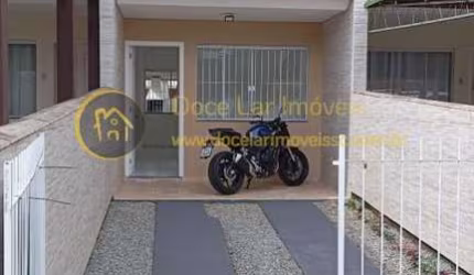 Sobrado para Venda em Palhoça, São Sebastião, 2 dormitórios, 1 banheiro, 2 vagas