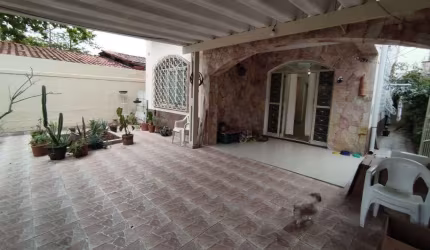 Sobrado com 4 dormitórios à venda, 160 m² por R$ 627.000,00 - Jardim Satélite - São José dos Campos/SP