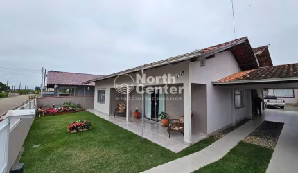 Casa Espaçosa com Piscina e Edícula à venda, Bairro Costeira, Balneário Barra do Sul, SC