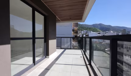 Cobertura duplex com 4 Quartos e 2 Vagas na Tijuca