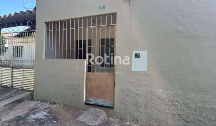 Casa para alugar, 2 quartos, Nossa Senhora das Graças - Uberlândia/MG - Rotina Imobiliária