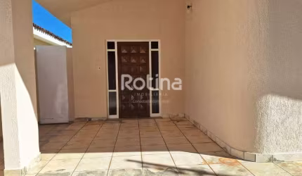 Casa para alugar, 3 quartos, Saraiva - Uberlândia/MG - Rotina Imobiliária