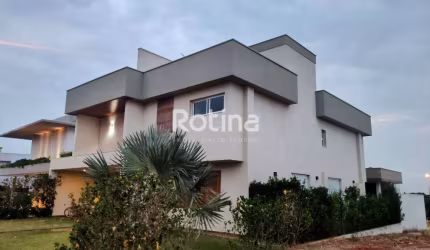 Casa Condomínio Fechado para alugar, 4 quartos, Cond. Alphaville I - Uberlândia/MG - Rotina Imobiliária
