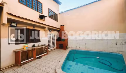Casa com 4 quartos à venda na Rua Embaurana, Jardim Carioca, Rio de Janeiro, 117 m2 por R$ 675.000