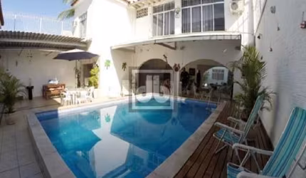 Casa em condomínio fechado com 8 quartos à venda na Rua Franco Job, Portuguesa, Rio de Janeiro, 374 m2 por R$ 1.950.000
