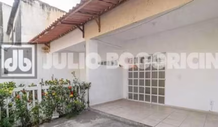 Casa em condomínio fechado com 4 quartos à venda na Rua Edgard Werneck, Freguesia (Jacarepaguá), Rio de Janeiro, 160 m2 por R$ 397.000