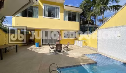 Casa em condomínio fechado com 3 quartos à venda na Estrada do Cafundá, Taquara, Rio de Janeiro, 245 m2 por R$ 1.150.000