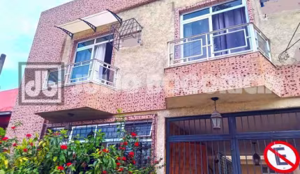 Casa em condomínio fechado com 4 quartos à venda na Rua Edgard Werneck, Freguesia (Jacarepaguá), Rio de Janeiro, 128 m2 por R$ 499.000
