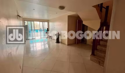 Cobertura com 4 quartos à venda na Rua Francisca Sales, Freguesia (Jacarepaguá), Rio de Janeiro, 241 m2 por R$ 800.000