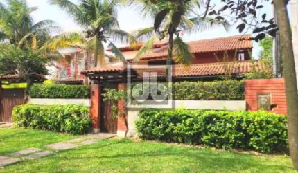 Casa com 3 quartos à venda na Rua Professor Álvaro Caetano, Camboinhas, Niterói, 492 m2 por R$ 2.800.000