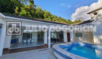 Casa com 3 quartos à venda na Rua Doutor Henrique Portugal, São Francisco, Niterói, 4000 m2 por R$ 2.500.000