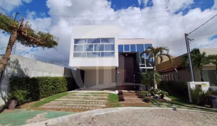 Casa em Condominio de 321m² de Área construída com 4 Quartos sendo 4 (Suítes) para Locação no Bairro Robalo