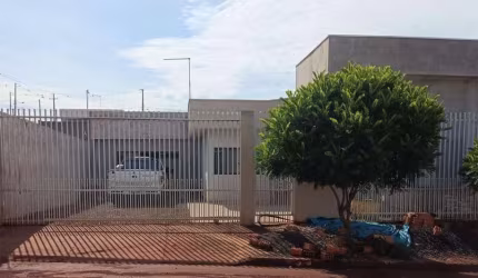 Casa para Venda em São João do Ivaí, Residencial Paulo Lopes Dias, 4 dormitórios, 2 banheiros, 2 vagas