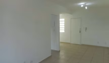 Apartamento com 1 quarto para alugar na Rua das Carmelitas, 95, Centro, São Paulo por R$ 790