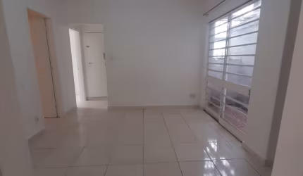 Aluga-se Apartamento 02 dormitórios na Bela Vista