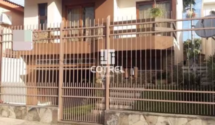Casa 4 dormitórios sendo uma suíte , 5 banheiros e 6 vagas de garagem